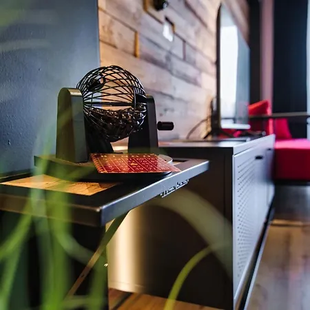 Zadzior4 By Housine Daire Zator