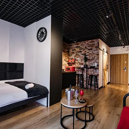 Zadzior4 By Housine Daire *